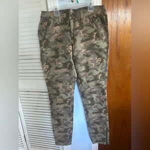 Jeans camouflage prints